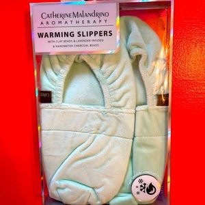 New in box- Aromatherapy Warming Slippers- stretch to fit
